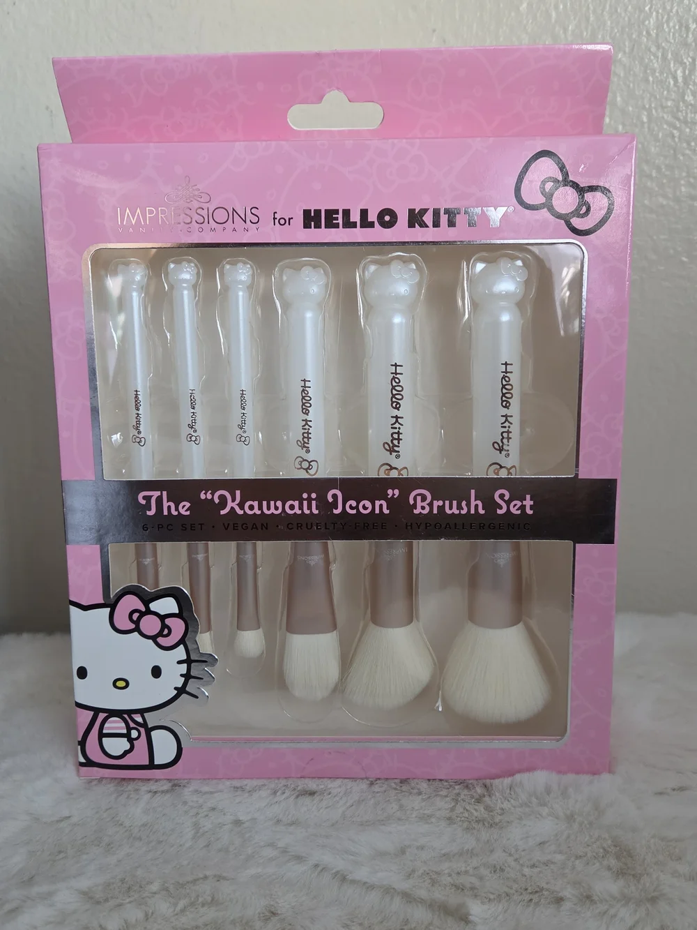 Impressions Hello Kitty Kawaii Icon 6-Piece Makeup Brush Set - Pink & White